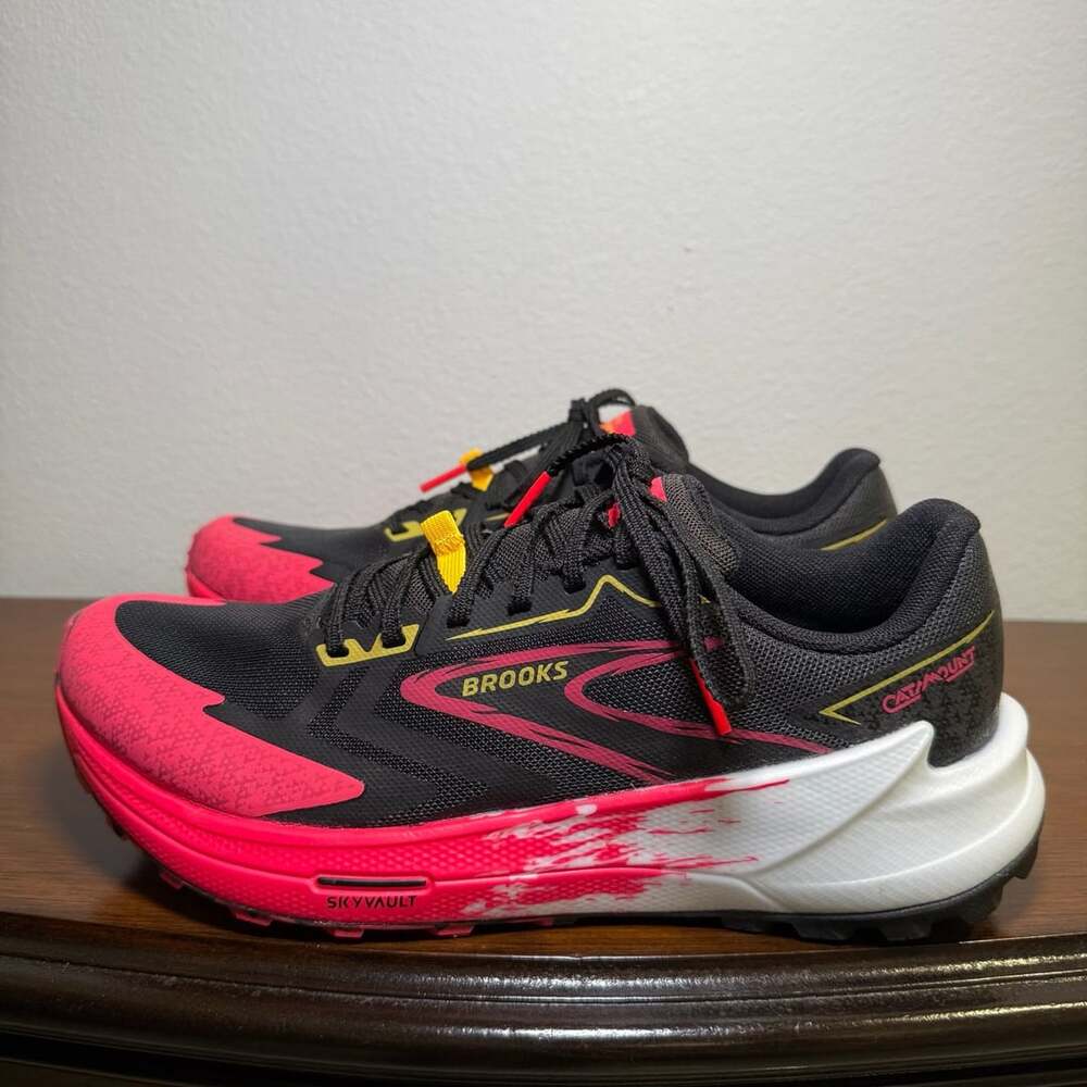 Brooks Catamount 3 Size 8.5 Black Diva Pink Lemon Chrome Trail Shoes